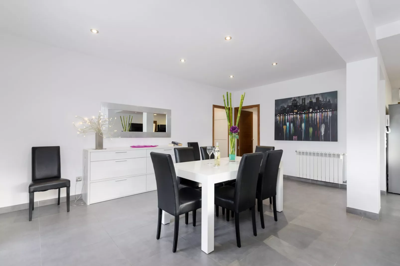 YourHouse Cardinal-Dining room
