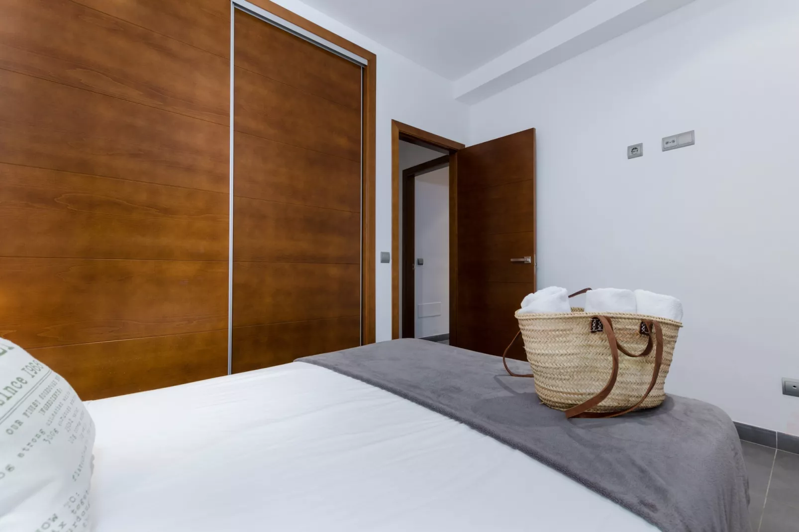 YourHouse Cardinal-Bedroom