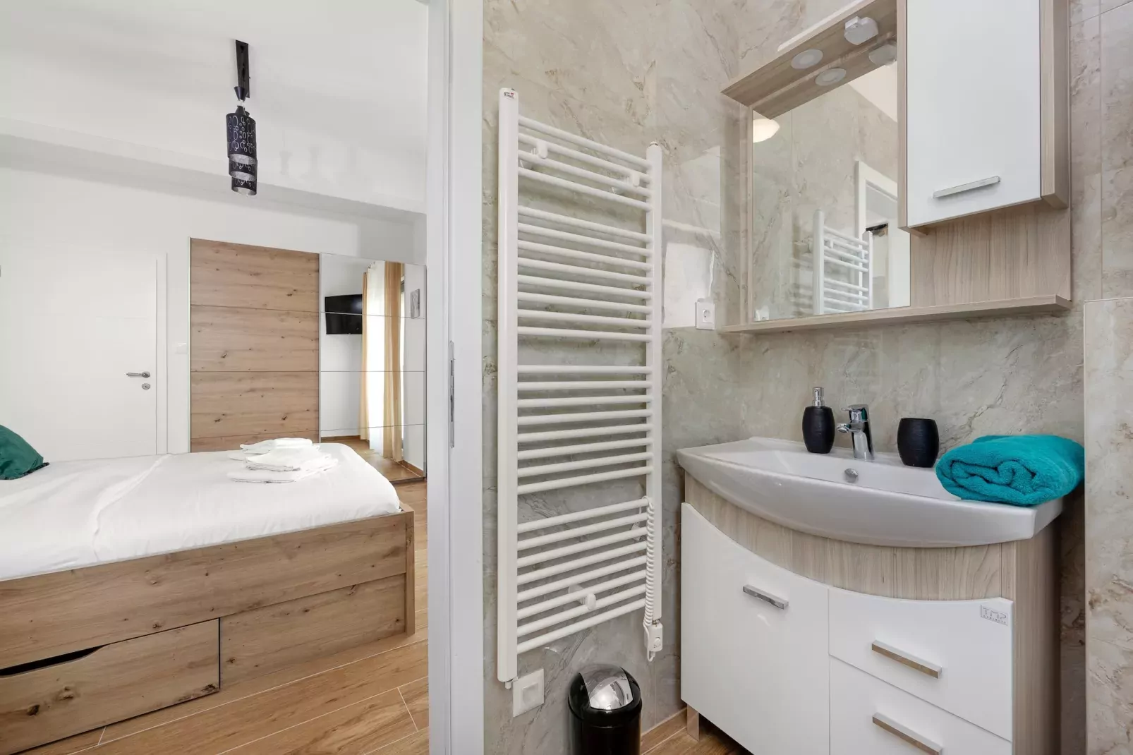 Enchanting Villa Magnolia West with Pool and Jacuz-Bathroom