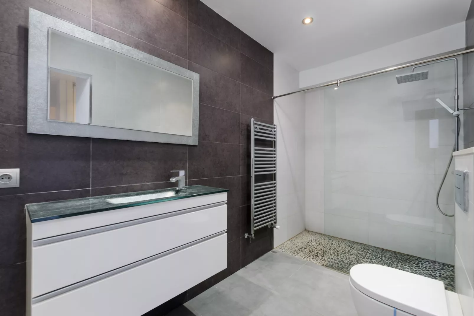 YourHouse Cardinal-Bathroom