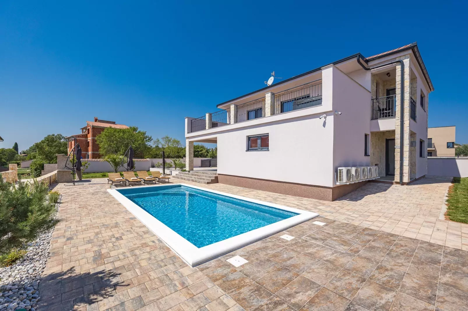 Enchanting Villa Magnolia West with Pool and Jacuz-Outdoor