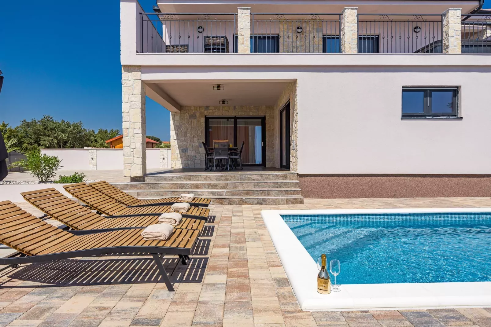 Enchanting Villa Magnolia West with Pool and Jacuz-Outdoor