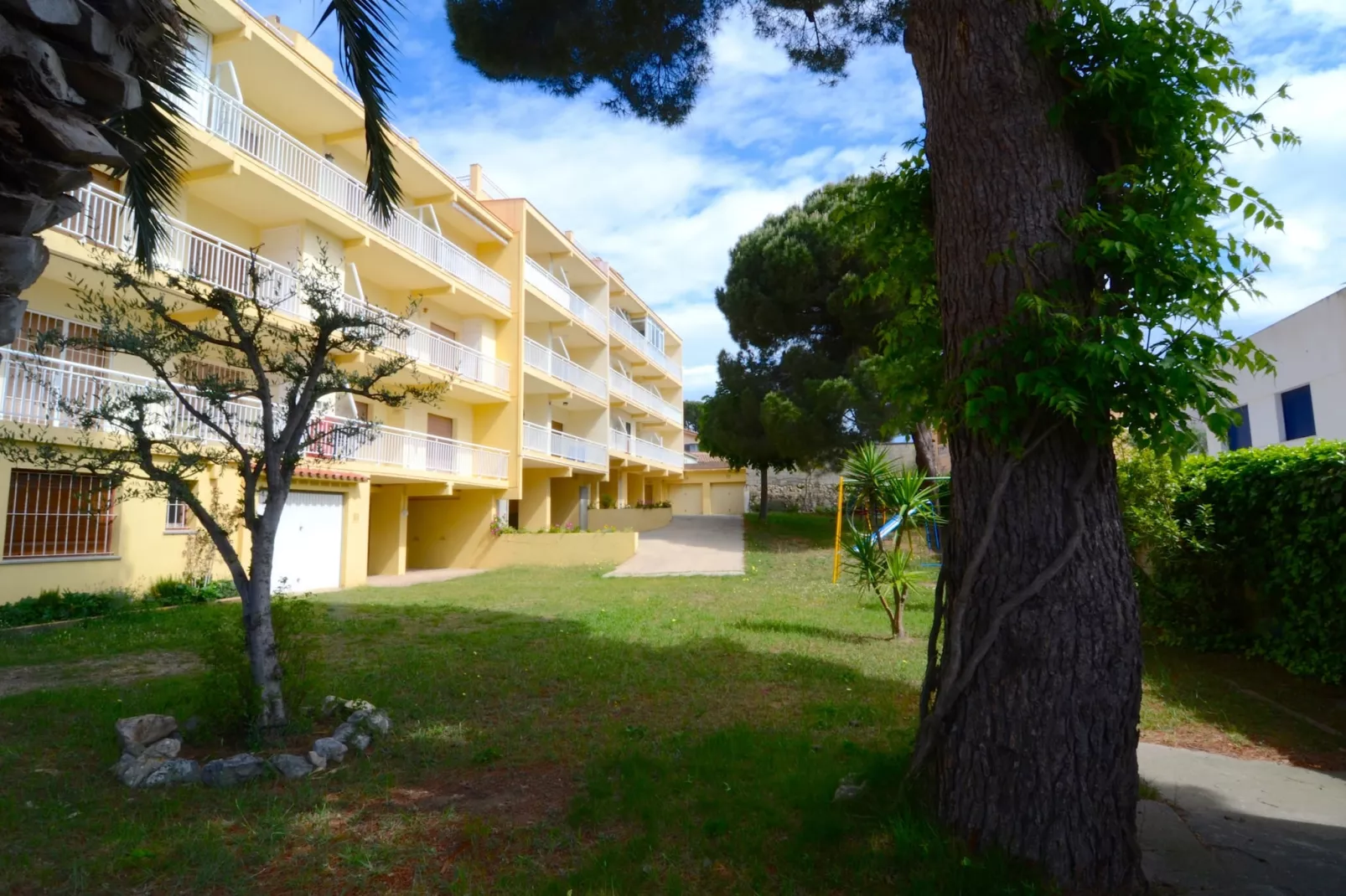 RIELLS DE MAR A6-Exterior summer
