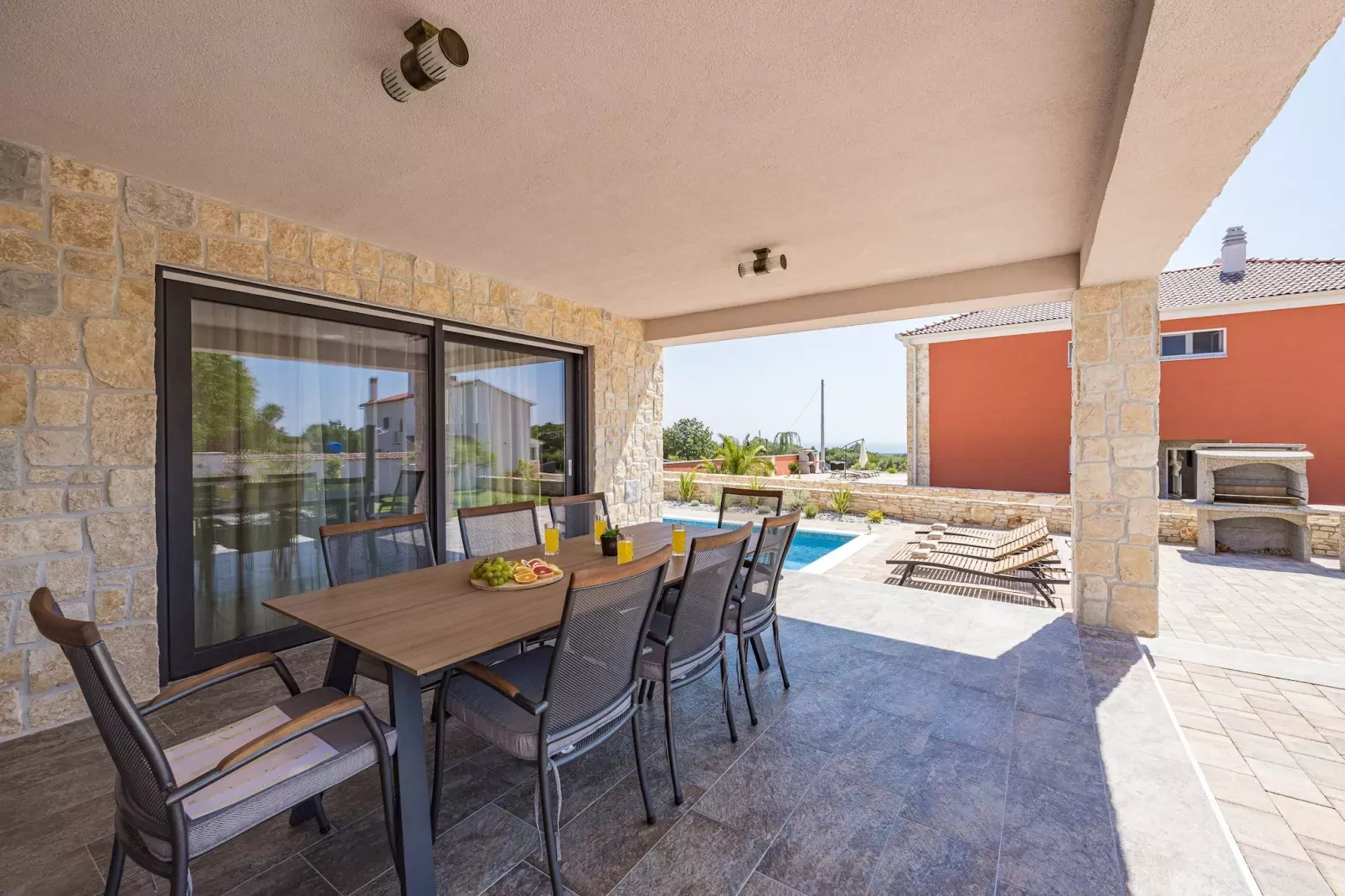 Enchanting Villa Magnolia West with Pool and Jacuz-Terrace