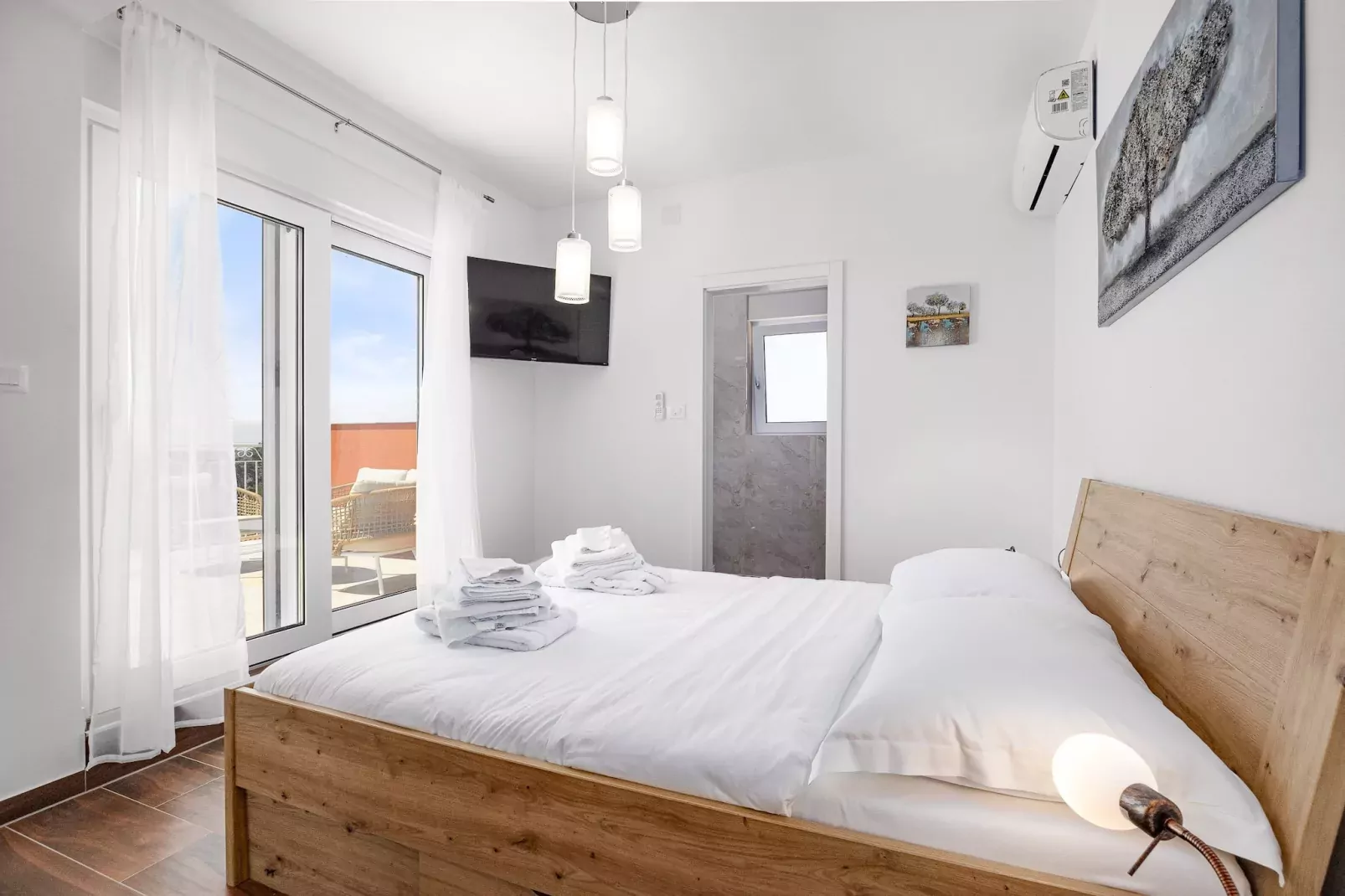 Enchanting Villa Rossa South with Pool and Jacuzzi-Bedroom
