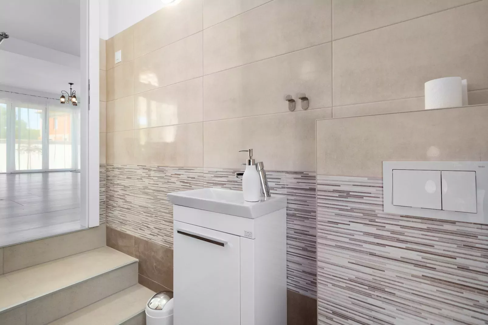 Enchanting Villa Rossa South with Pool and Jacuzzi-Bathroom