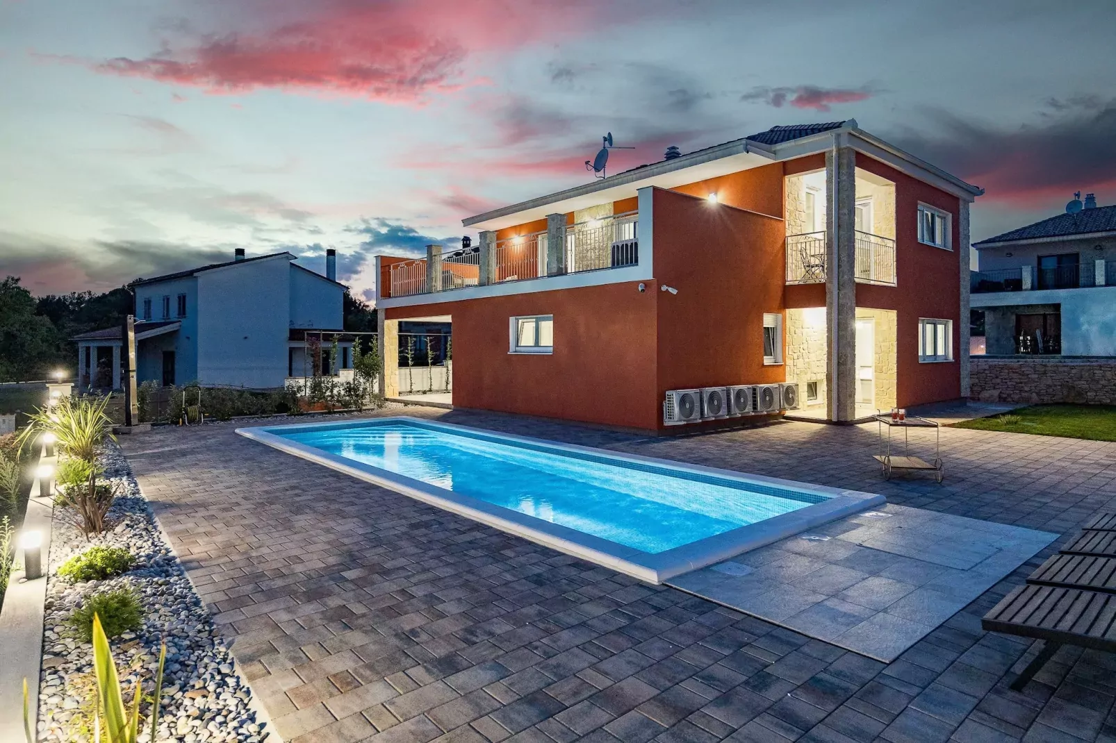 Enchanting Villa Rossa South with Pool and Jacuzzi-Outdoor