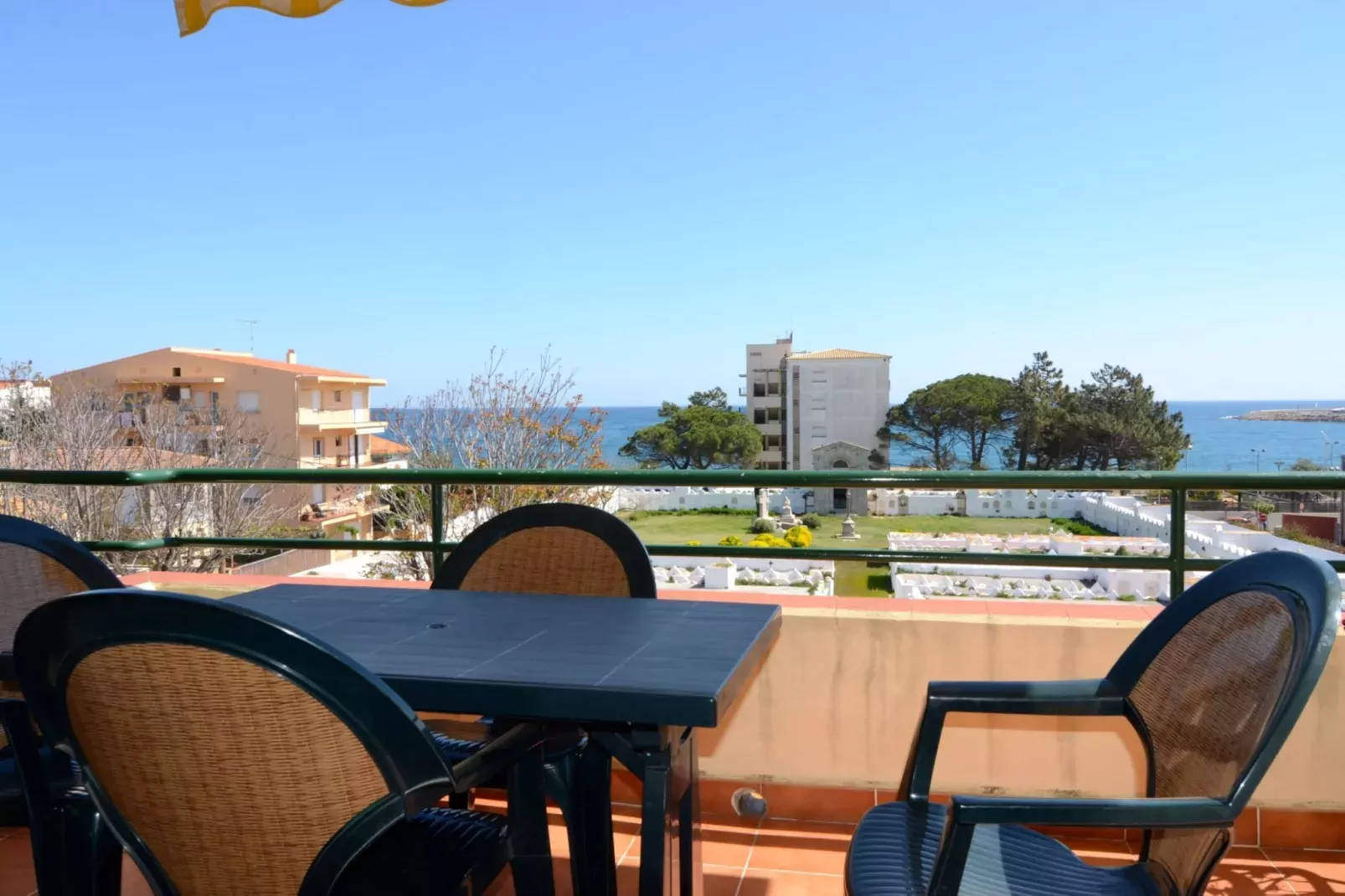 GREGAL 5-Terrace balcony