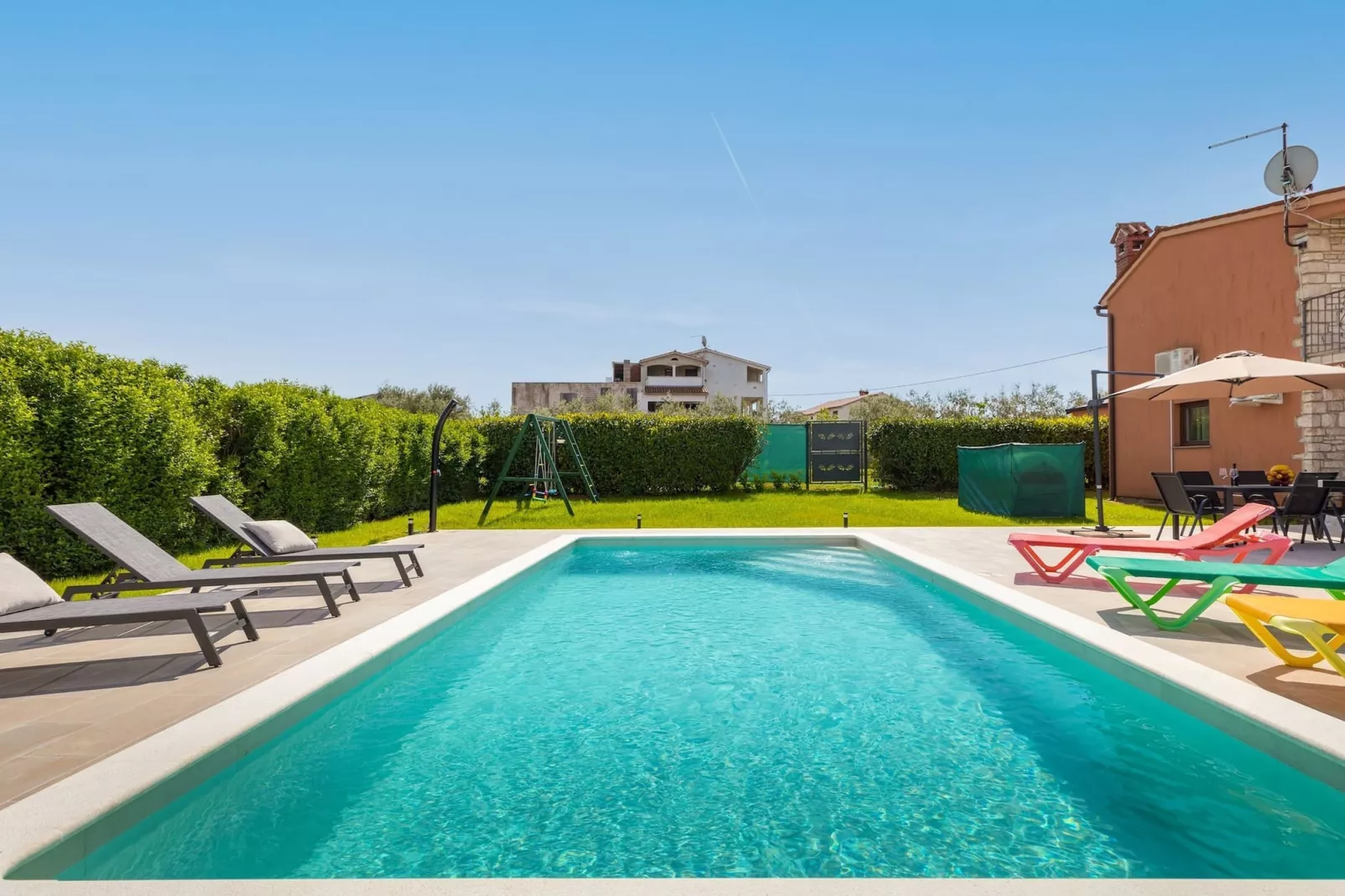 poolofhouse