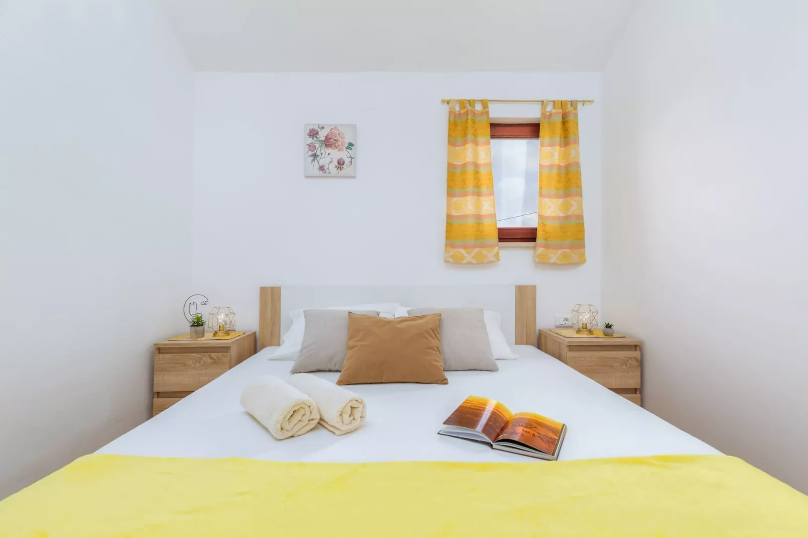 Holiday Home Dori with Big Garden-Bedroom