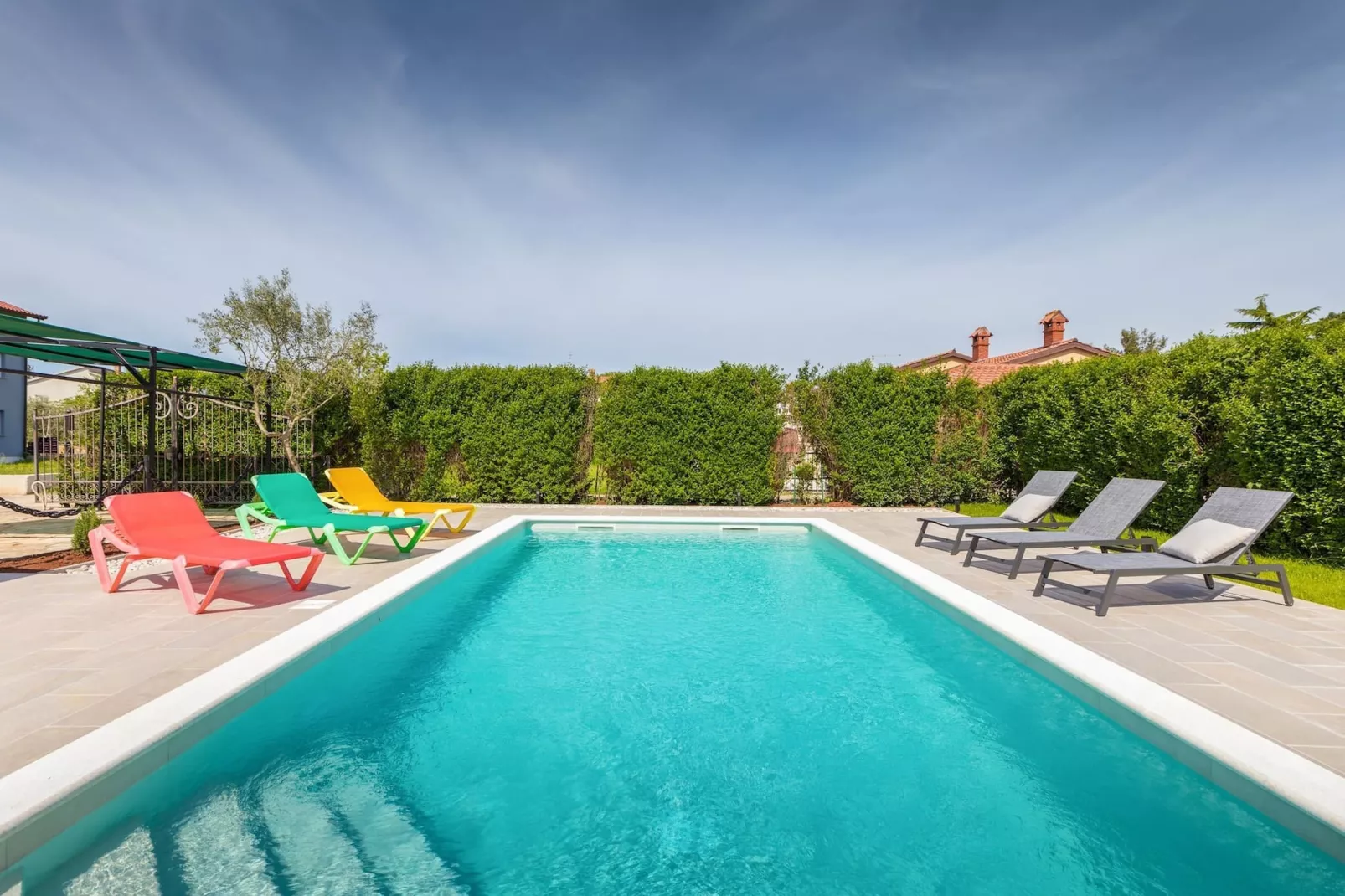 Holiday Home Dori with Big Garden-Pool