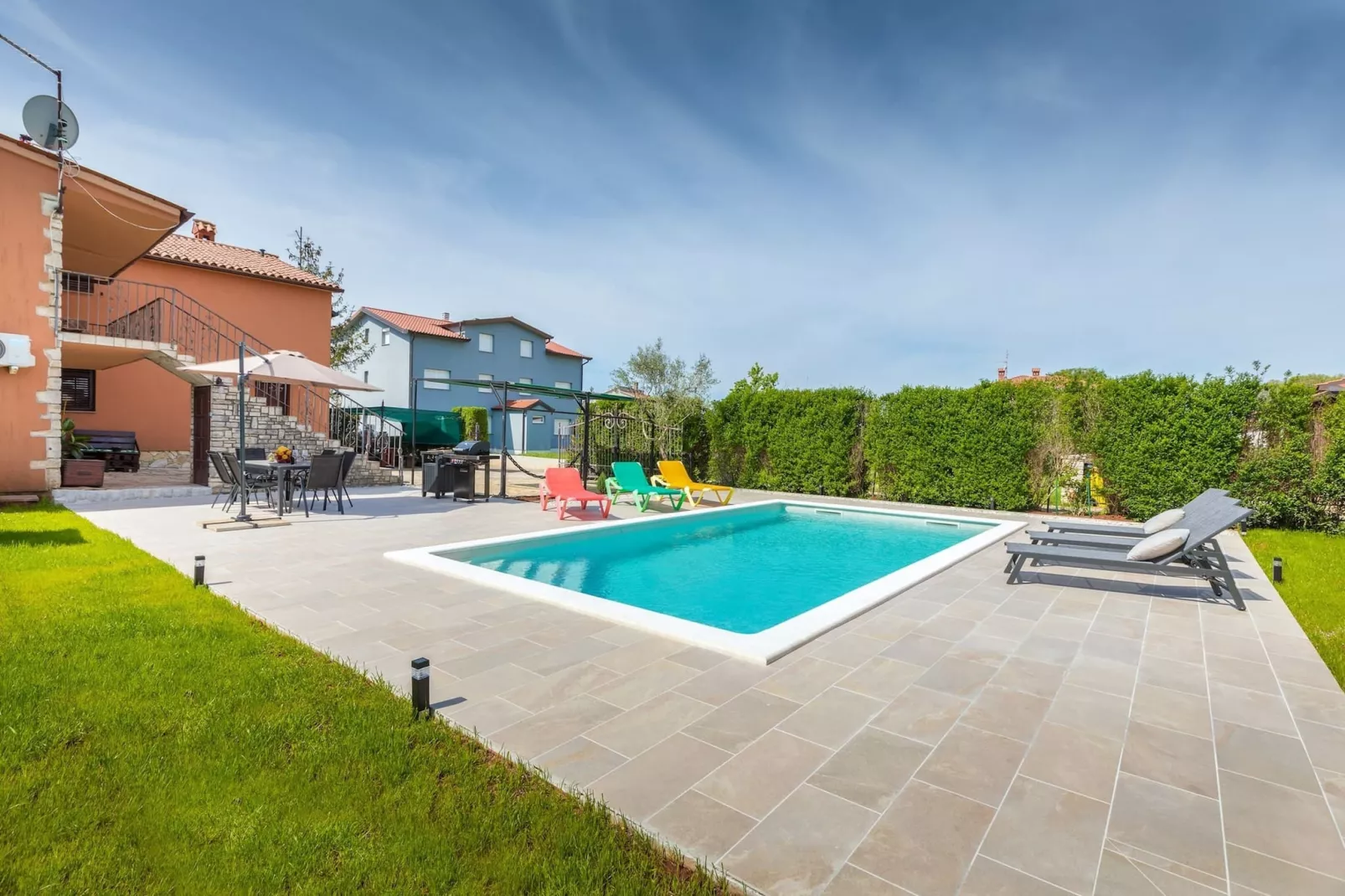 Holiday Home Dori with Big Garden-Pool
