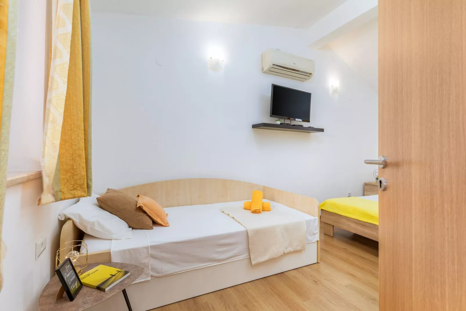 Holiday Home Dori with Big Garden-Bedroom