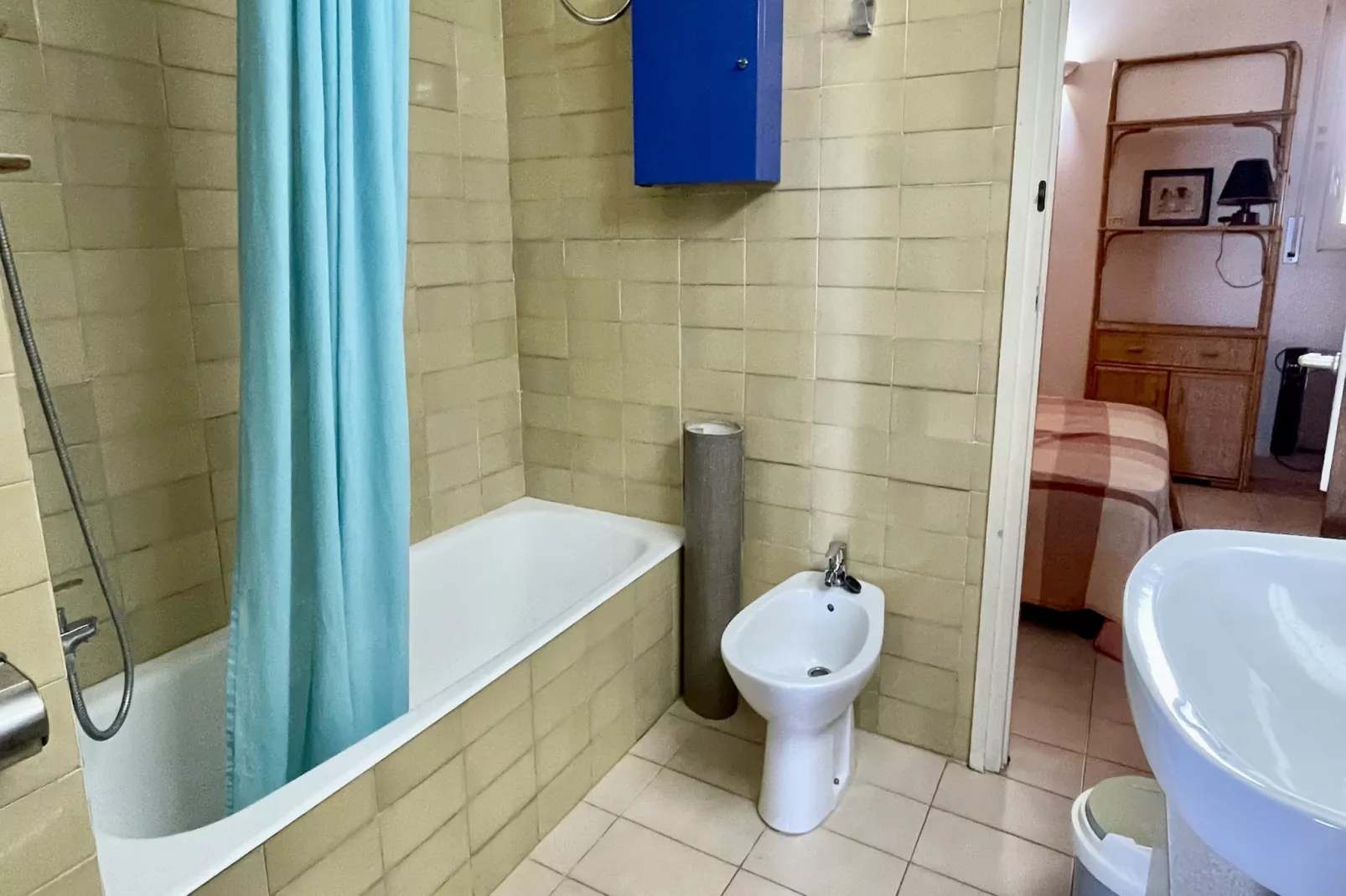 PUIG PADRO 4 2-2-Bathroom