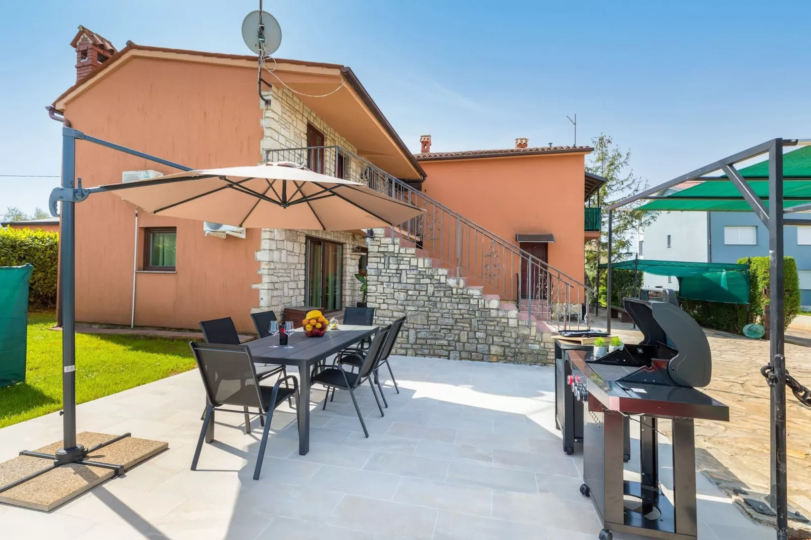 Holiday Home Dori with Big Garden-Terrace