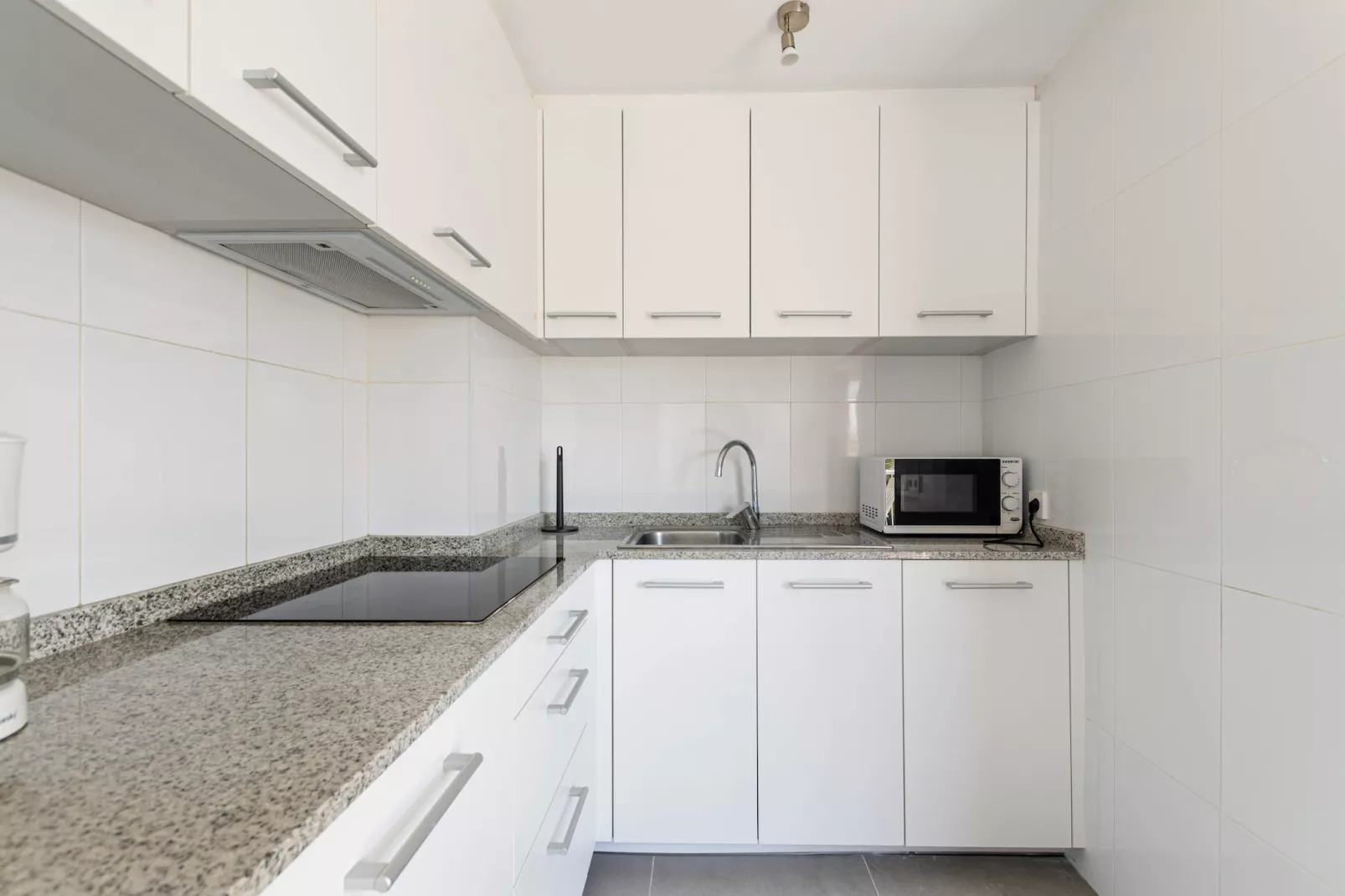 YourHouse apartment Monges con balcón-Kitchen