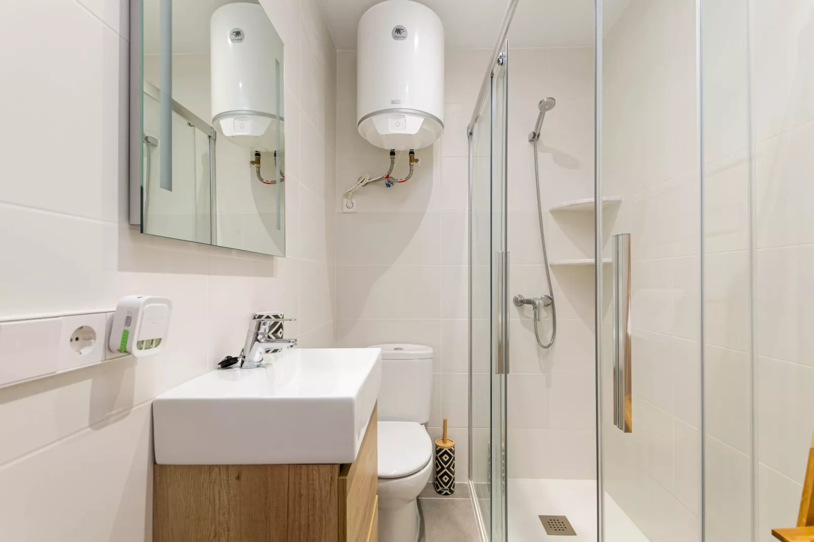 YourHouse apartment Monges con balcón-Bathroom