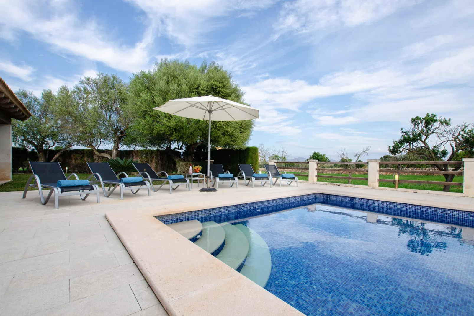 YourHouse Can Cuixa-View summer