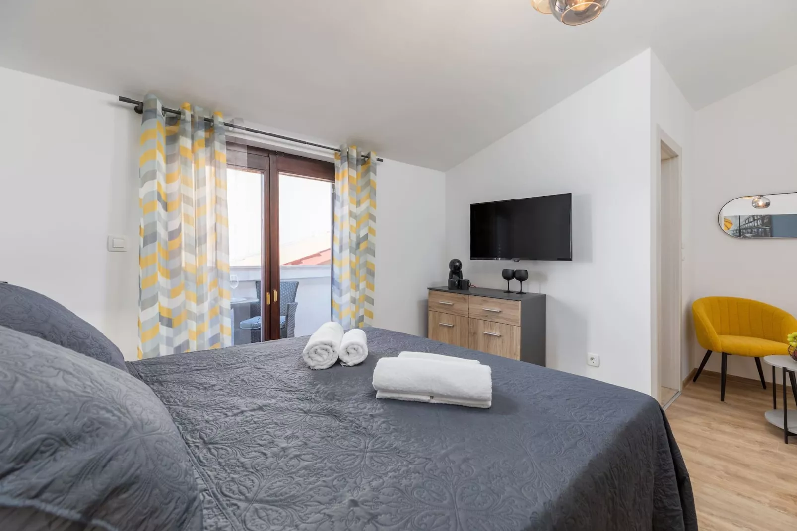 Marceta Double Room - Pool and Big Garden-Schlafzimmer
