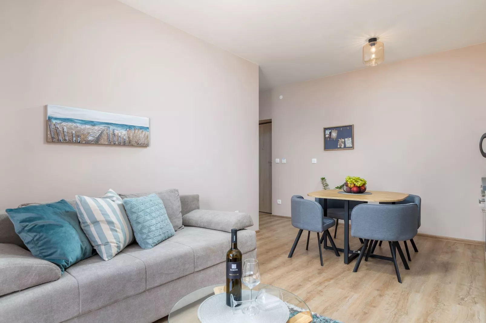 Marceta Apartment 1 - Pool and Big Garden-Wohnzimmer