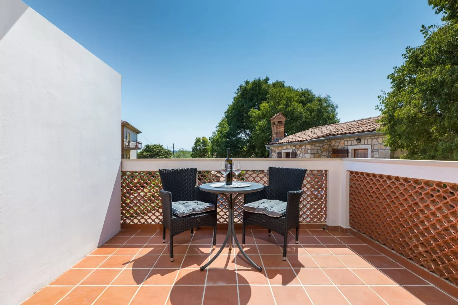 Marceta Apartment 1 - Pool and Big Garden-Terrassenbalkon