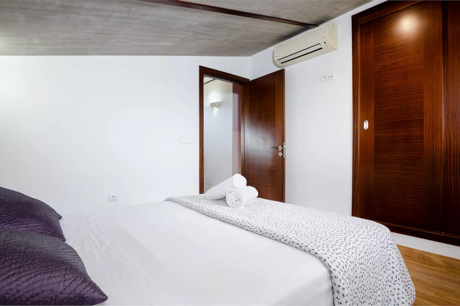 YourHouse Can Cuixa-Bedroom