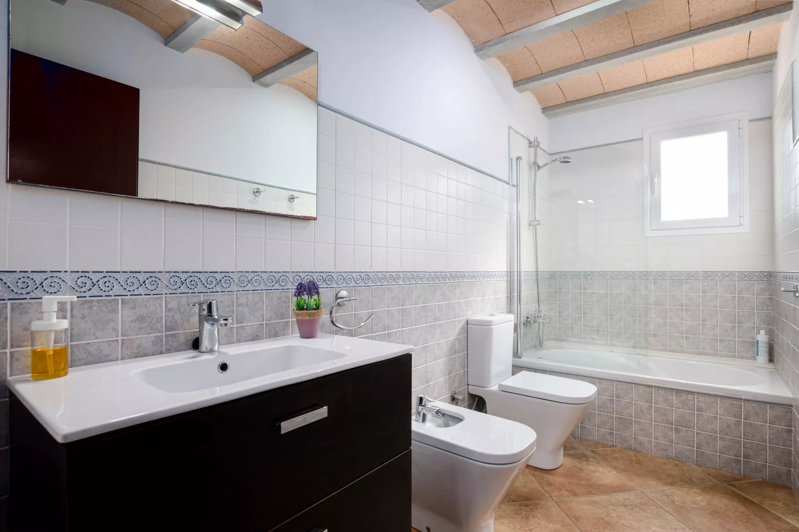 YourHouse Can Cuixa-Bathroom