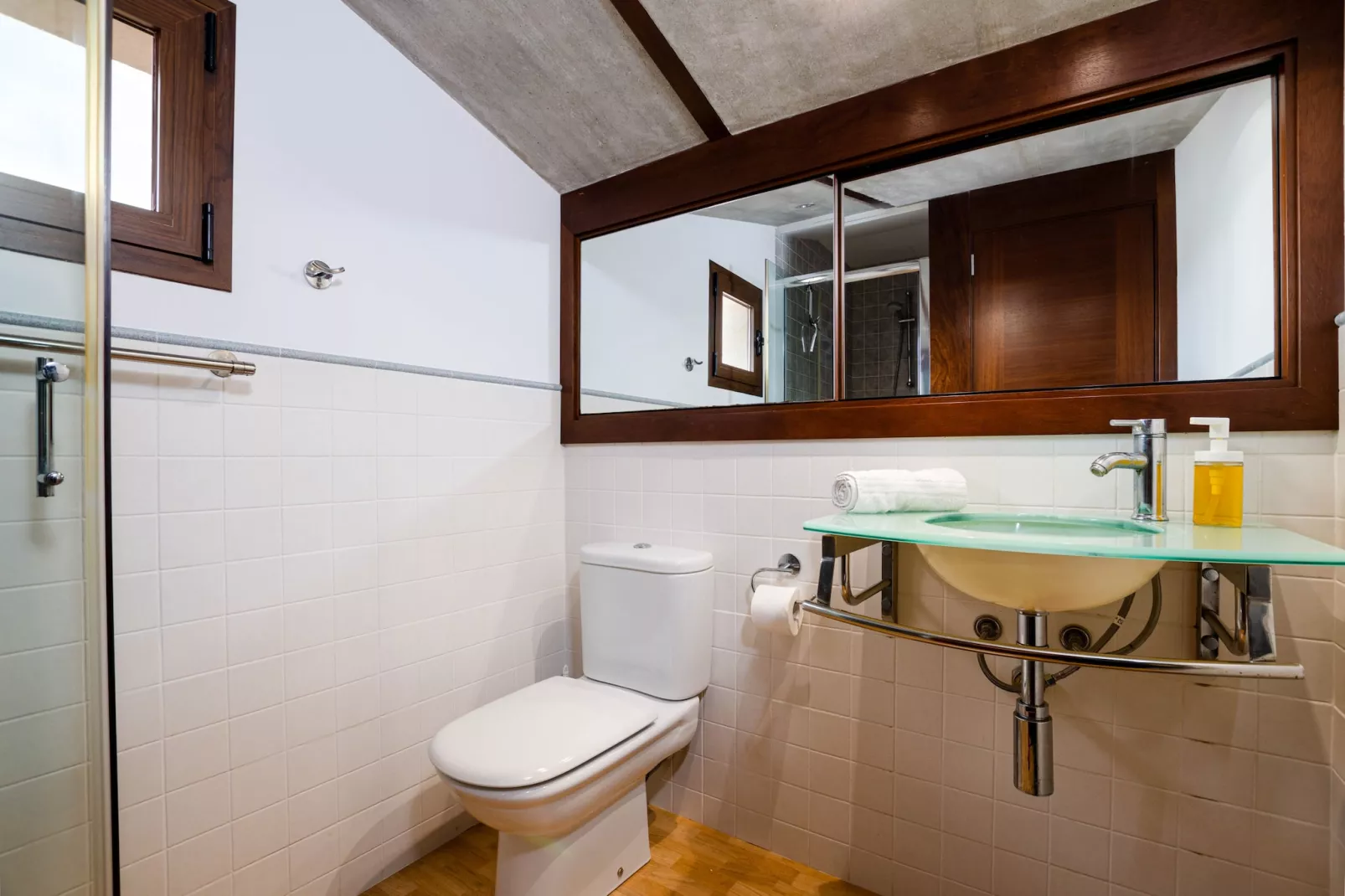 YourHouse Can Cuixa-Bathroom
