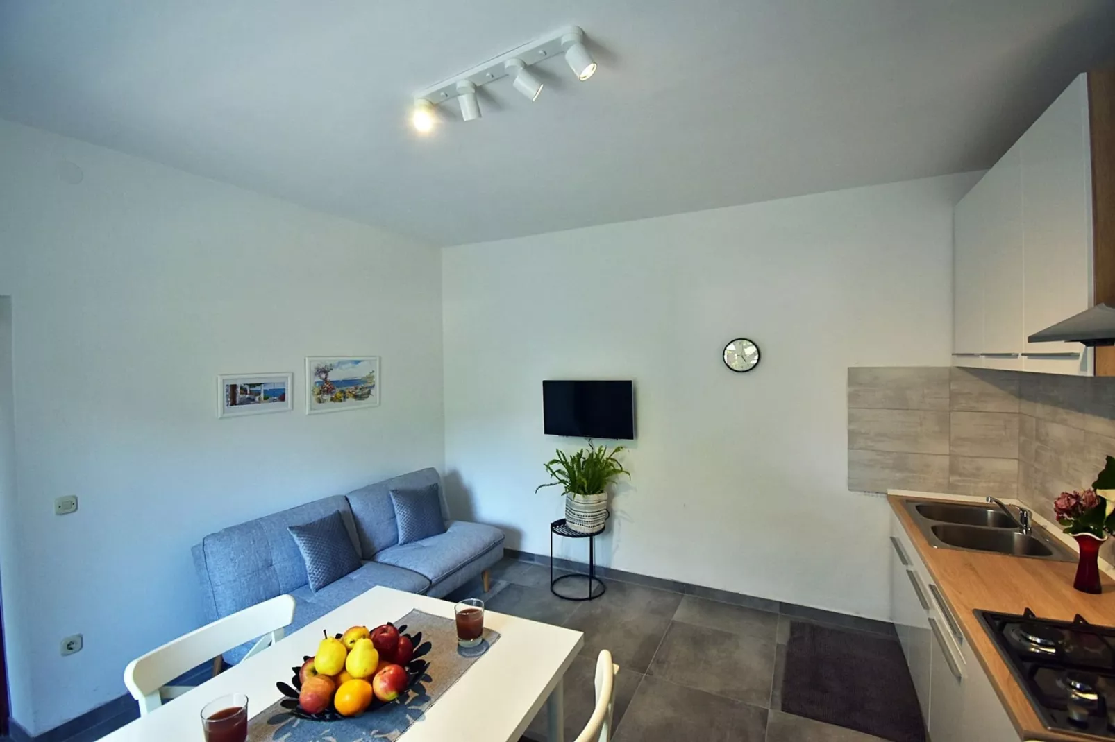 Flower Garden by M&A - Lovely Apartment (A)-Wohnzimmer