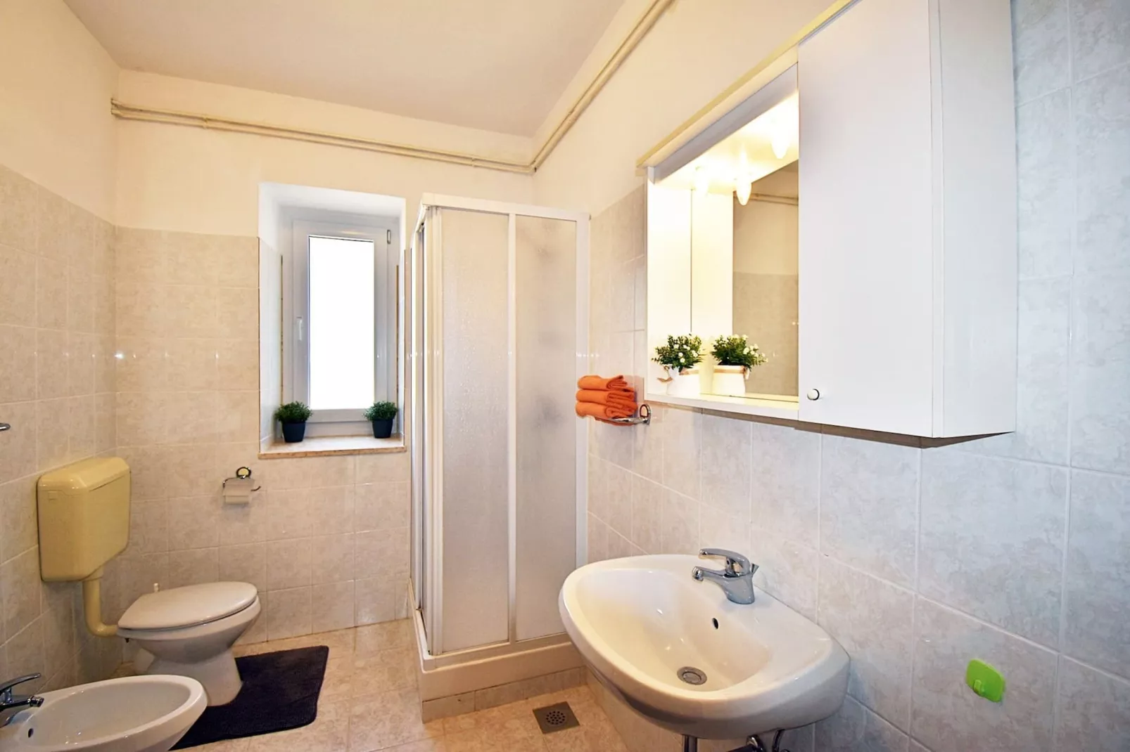 Flower Garden by M&A - Lovely Apartment (A)-Badezimmer