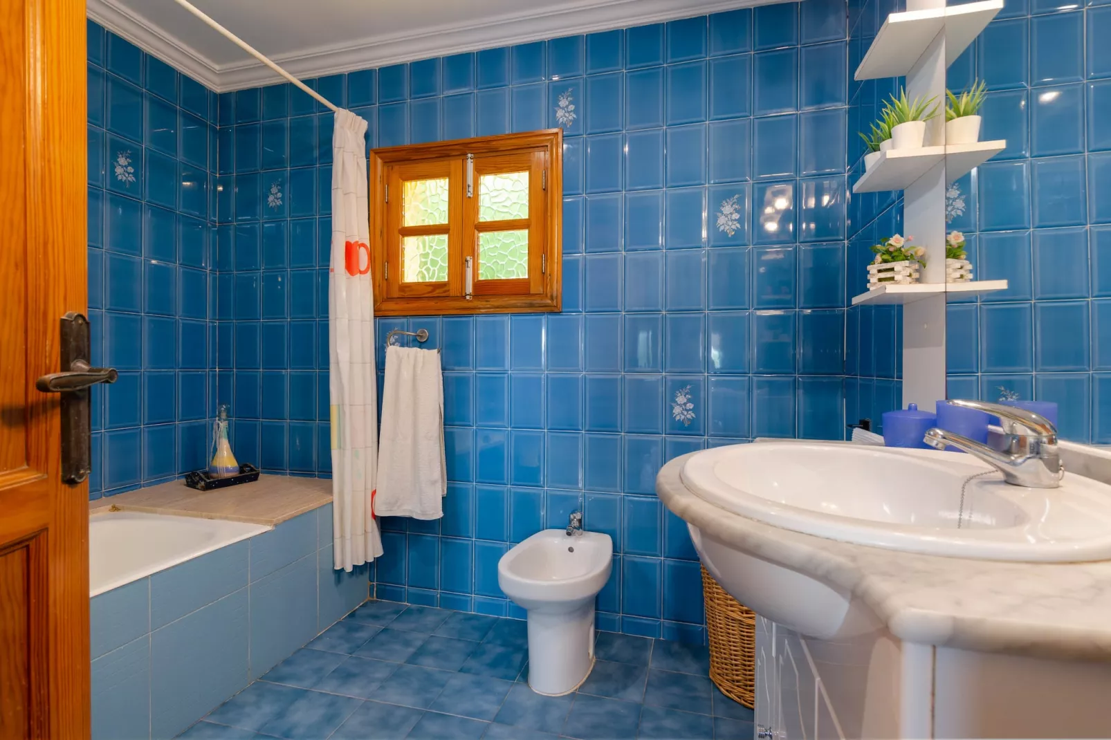YourHouse Oratge-Bathroom