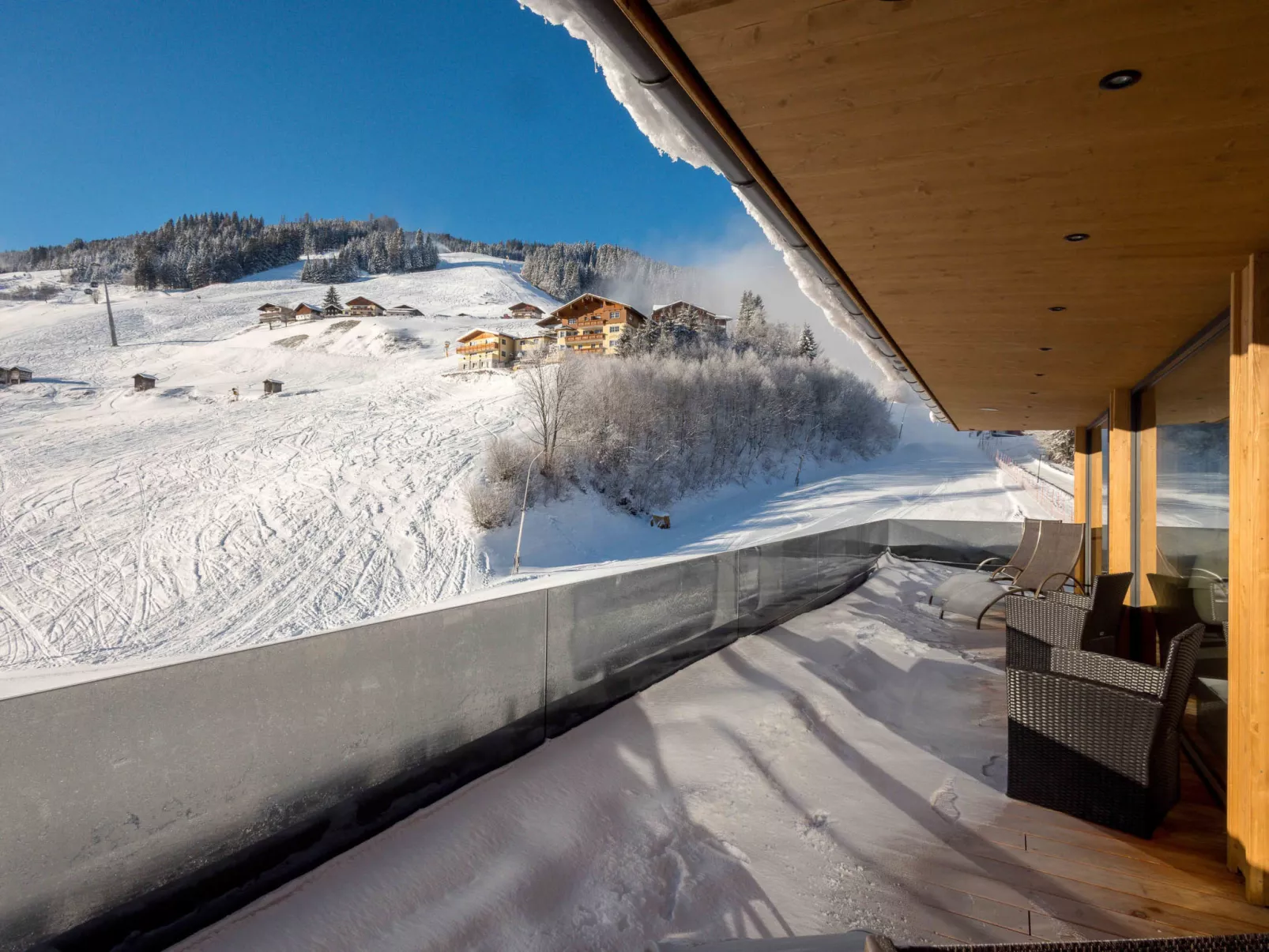 Mountain Suite Nr 302 - 10498349