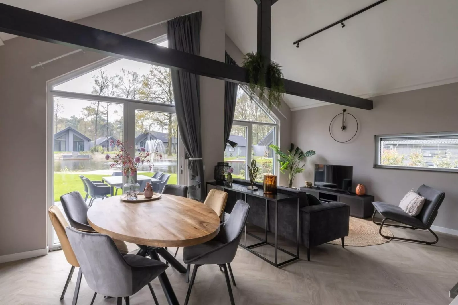 Vakantiepark Latour 5-Dining room