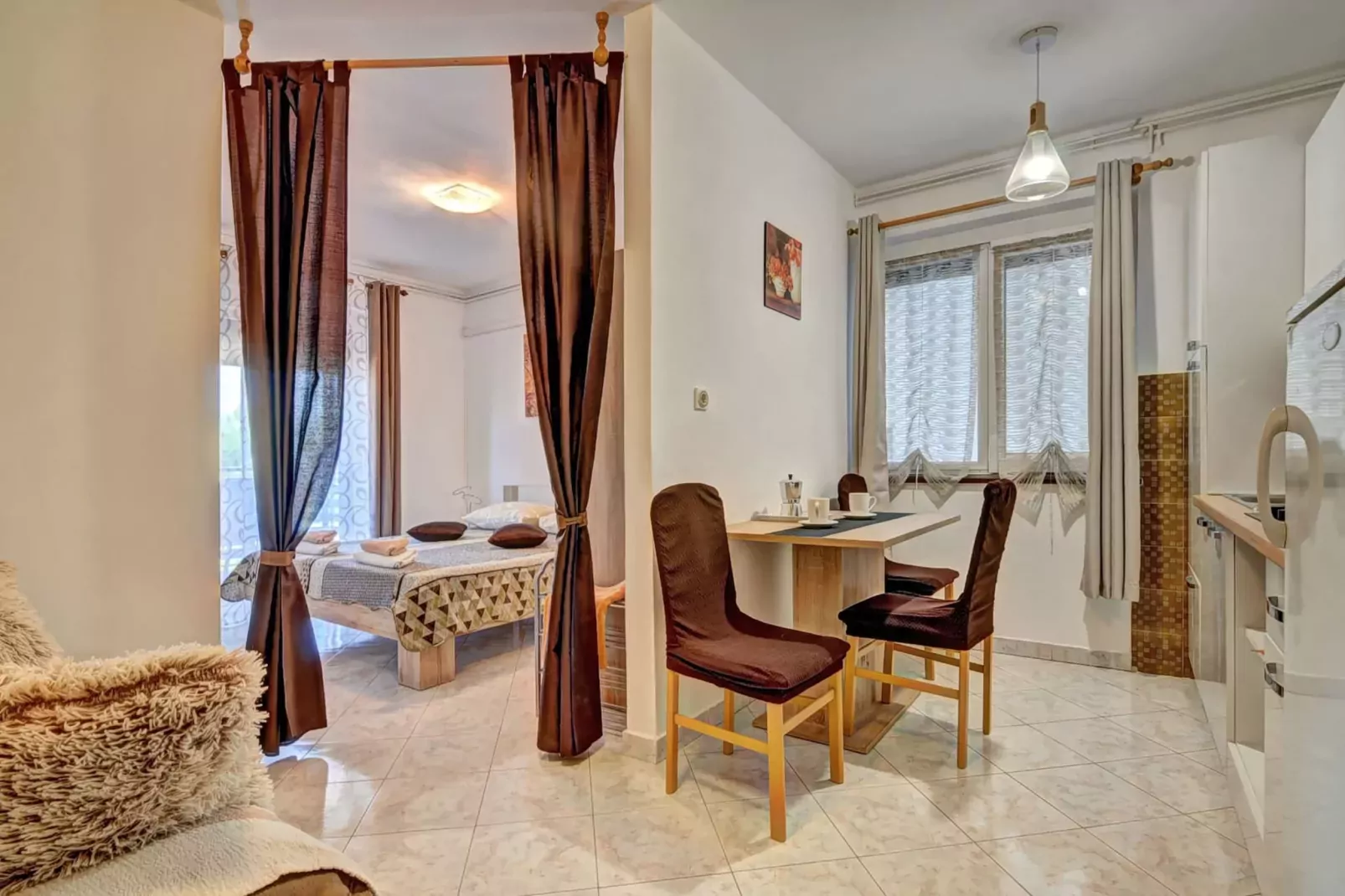 Kajfes A3 - Lovely Studio Apartment with Terrace-Dining room