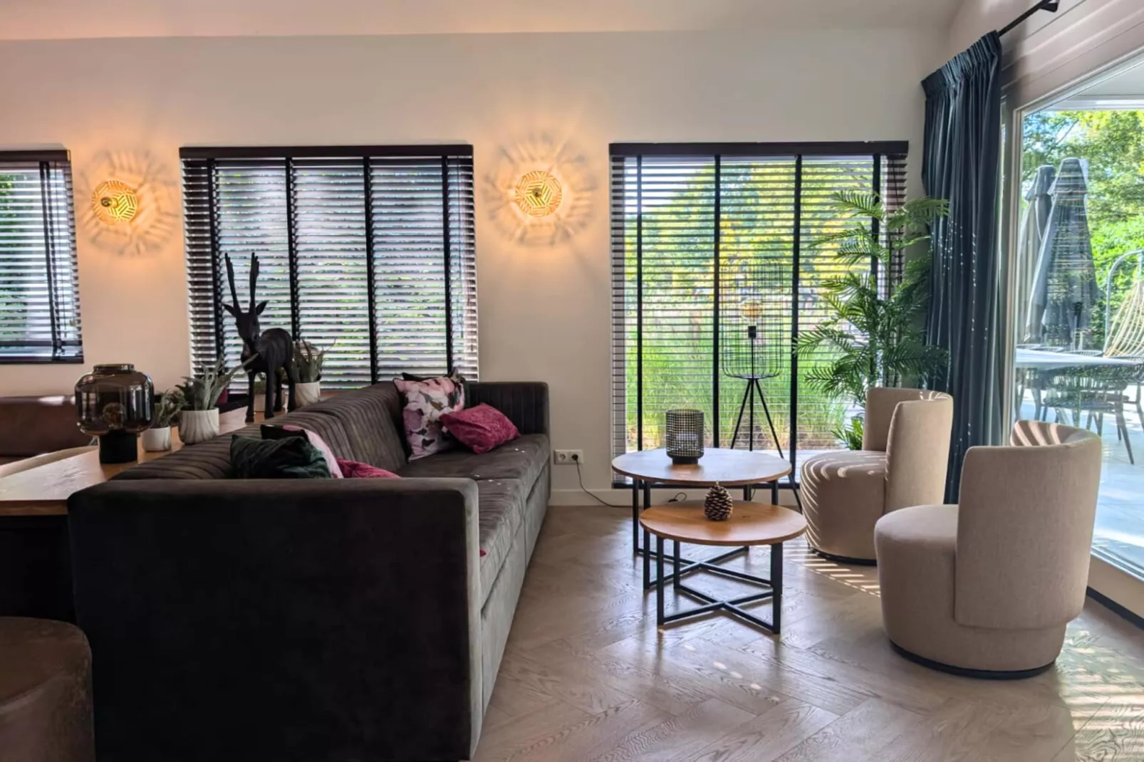Vakantiepark Latour 7-Living room