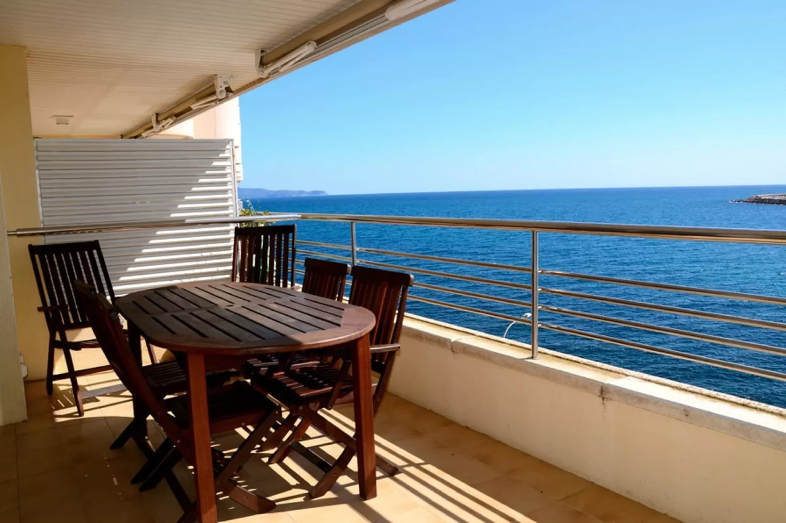 PHENICIA 16 PK-Terrace balcony
