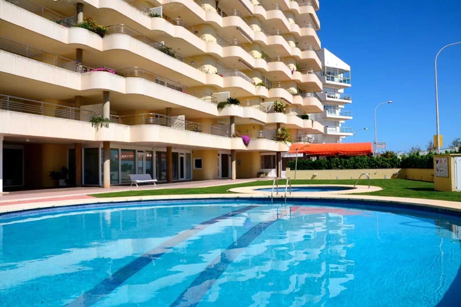 PHENICIA 16 PK-Exterior summer