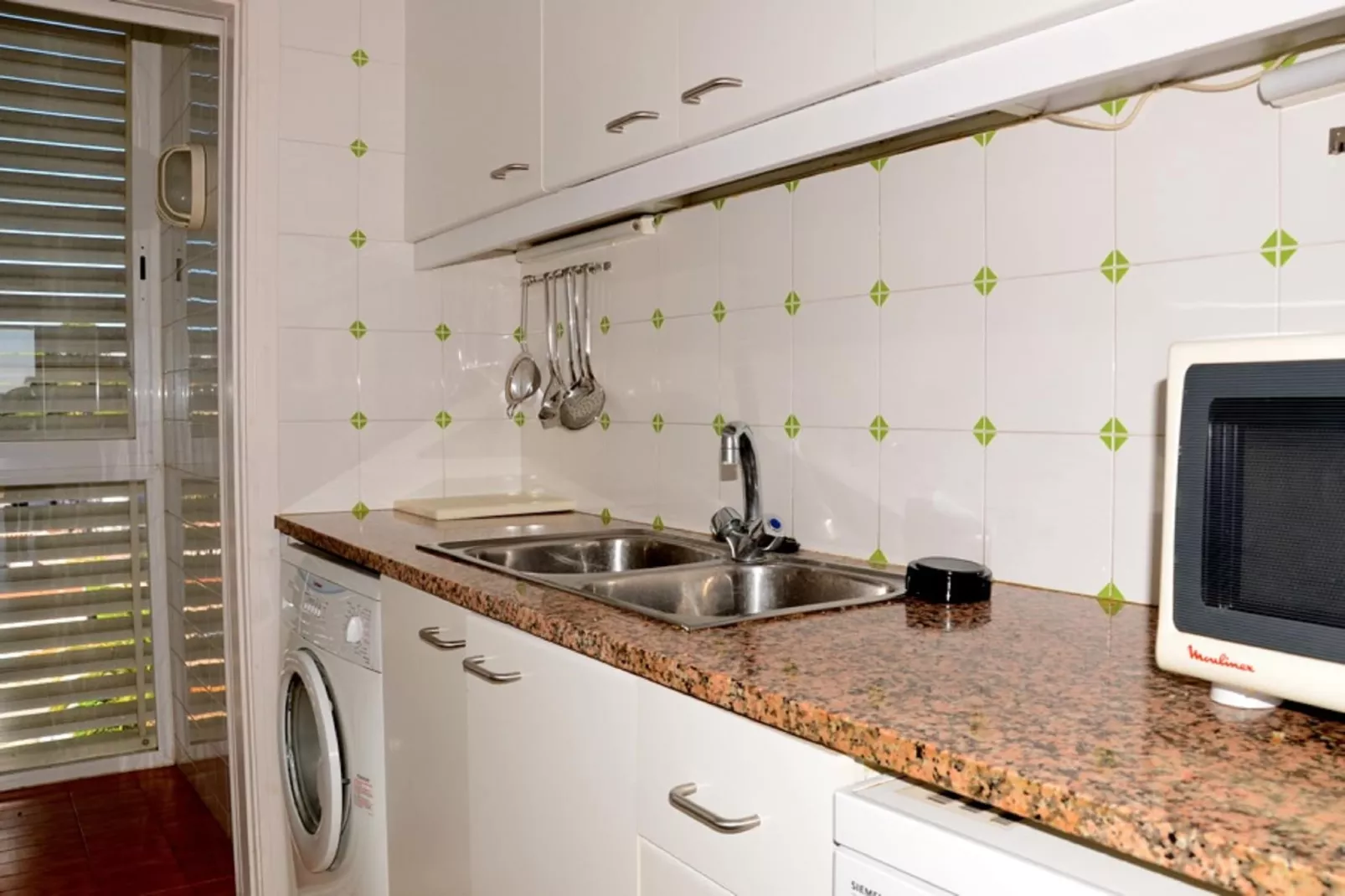 PHENICIA 16 PK-Kitchen