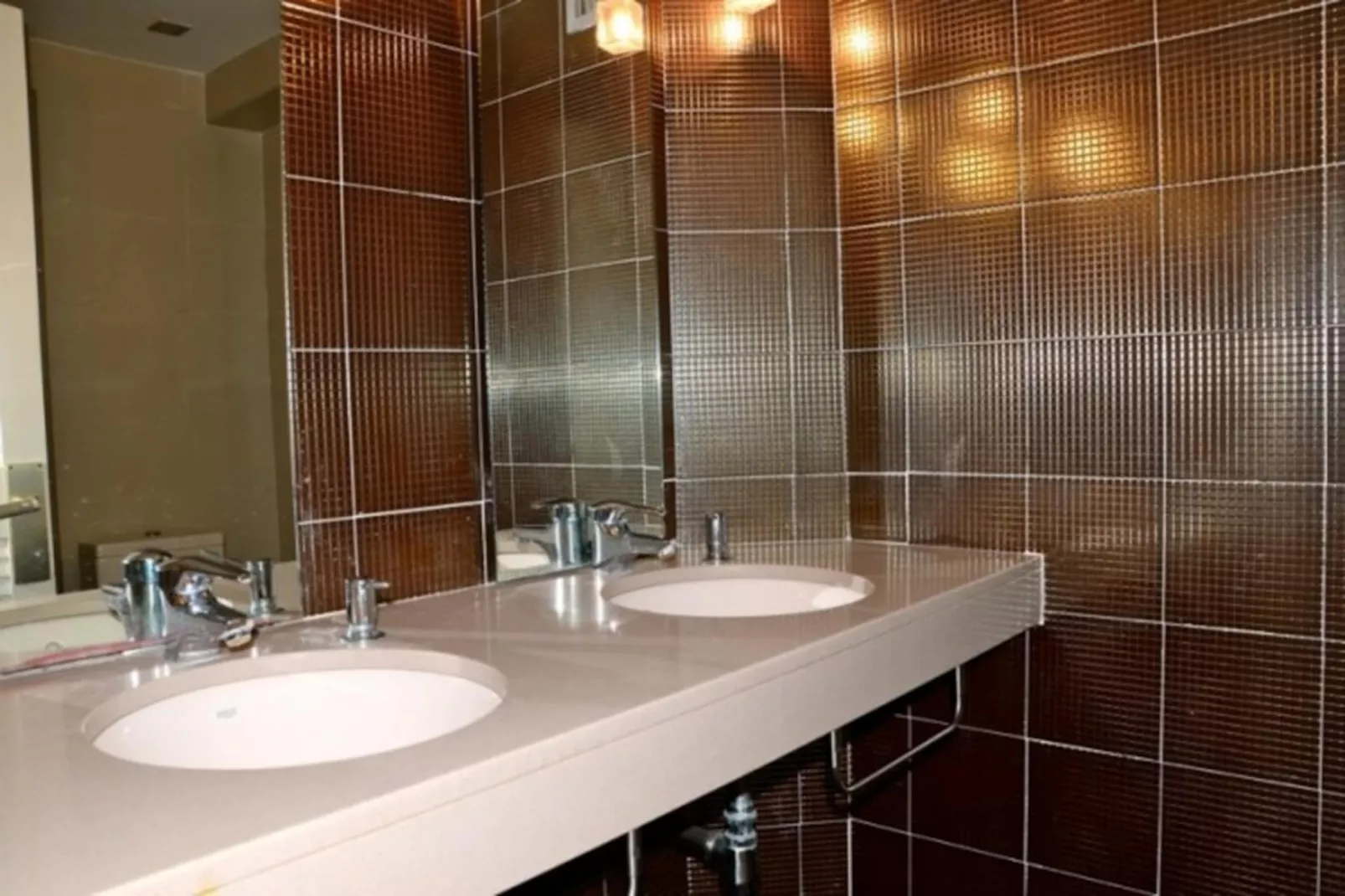 PHENICIA 16 PK-Bathroom