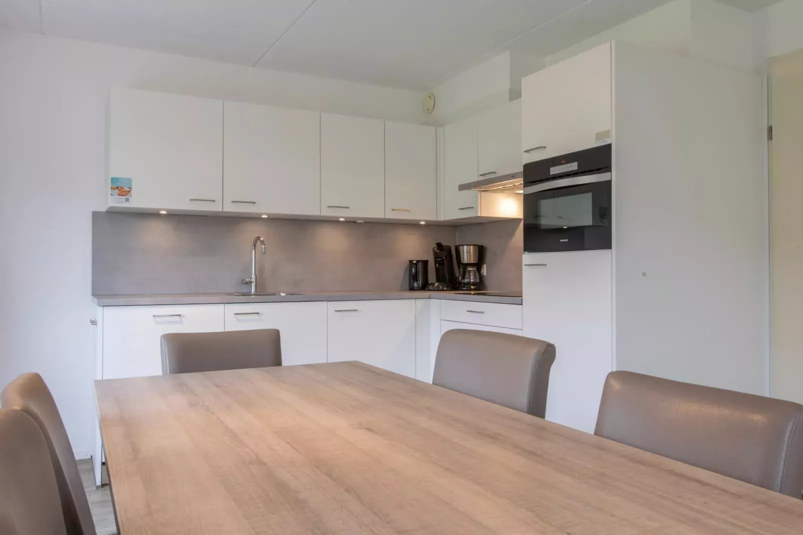 Vakantiepark Soeten Haert 13-Esszimmer