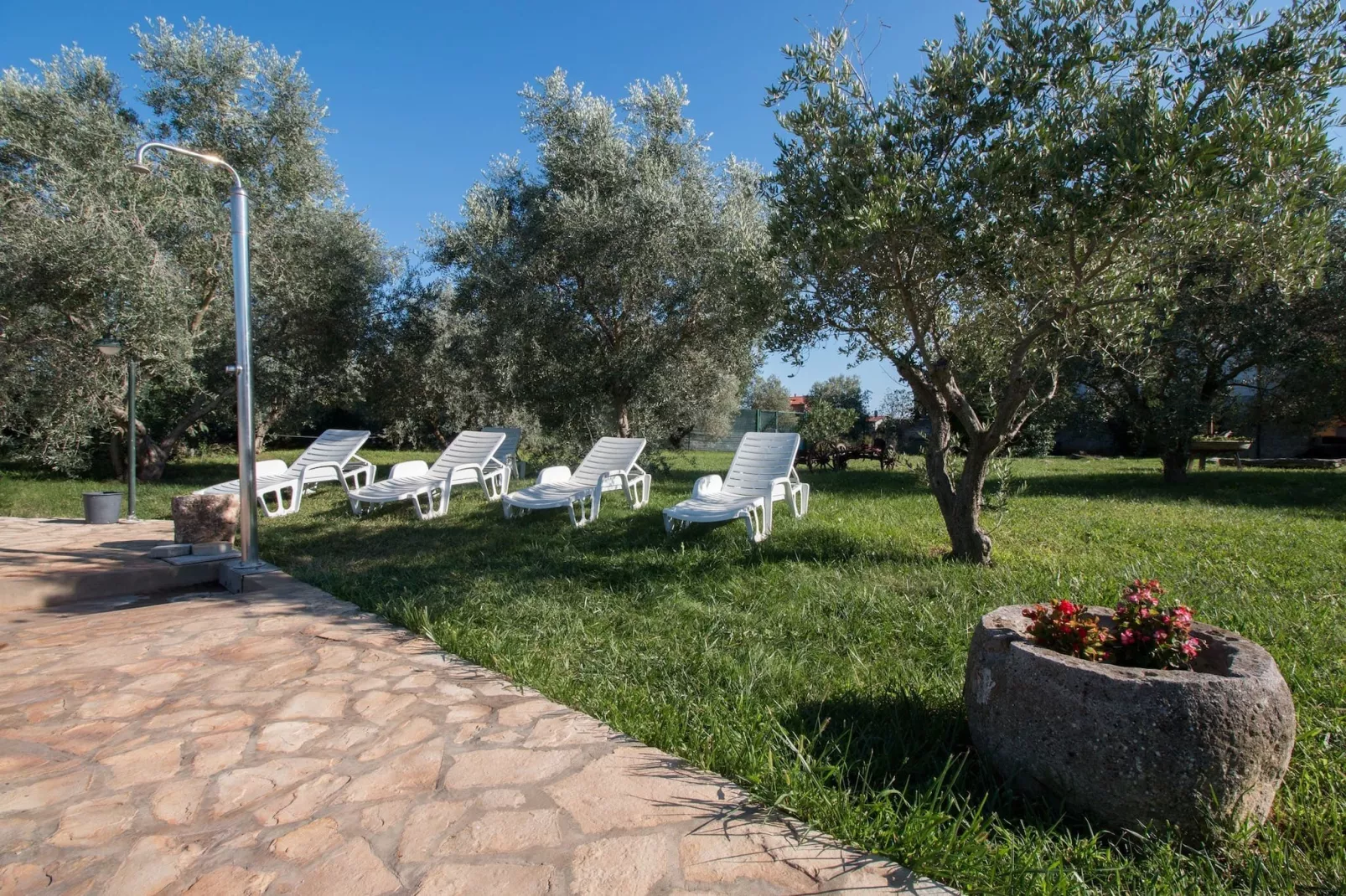 Lovely Apartment Marceta with Shared Pool (2)-Gärten Sommer