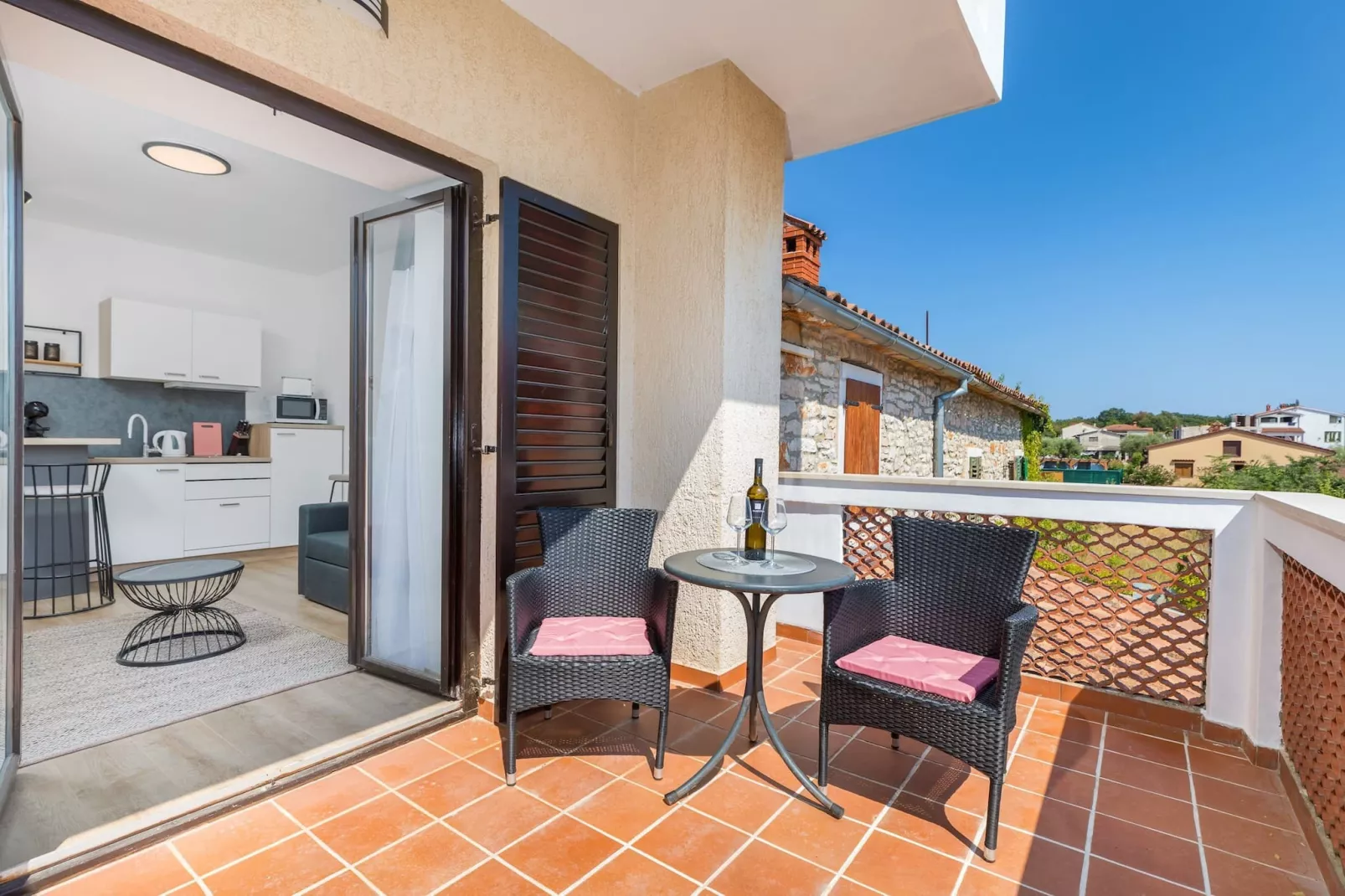 Lovely Apartment Marceta with Shared Pool (2)-Terrasse