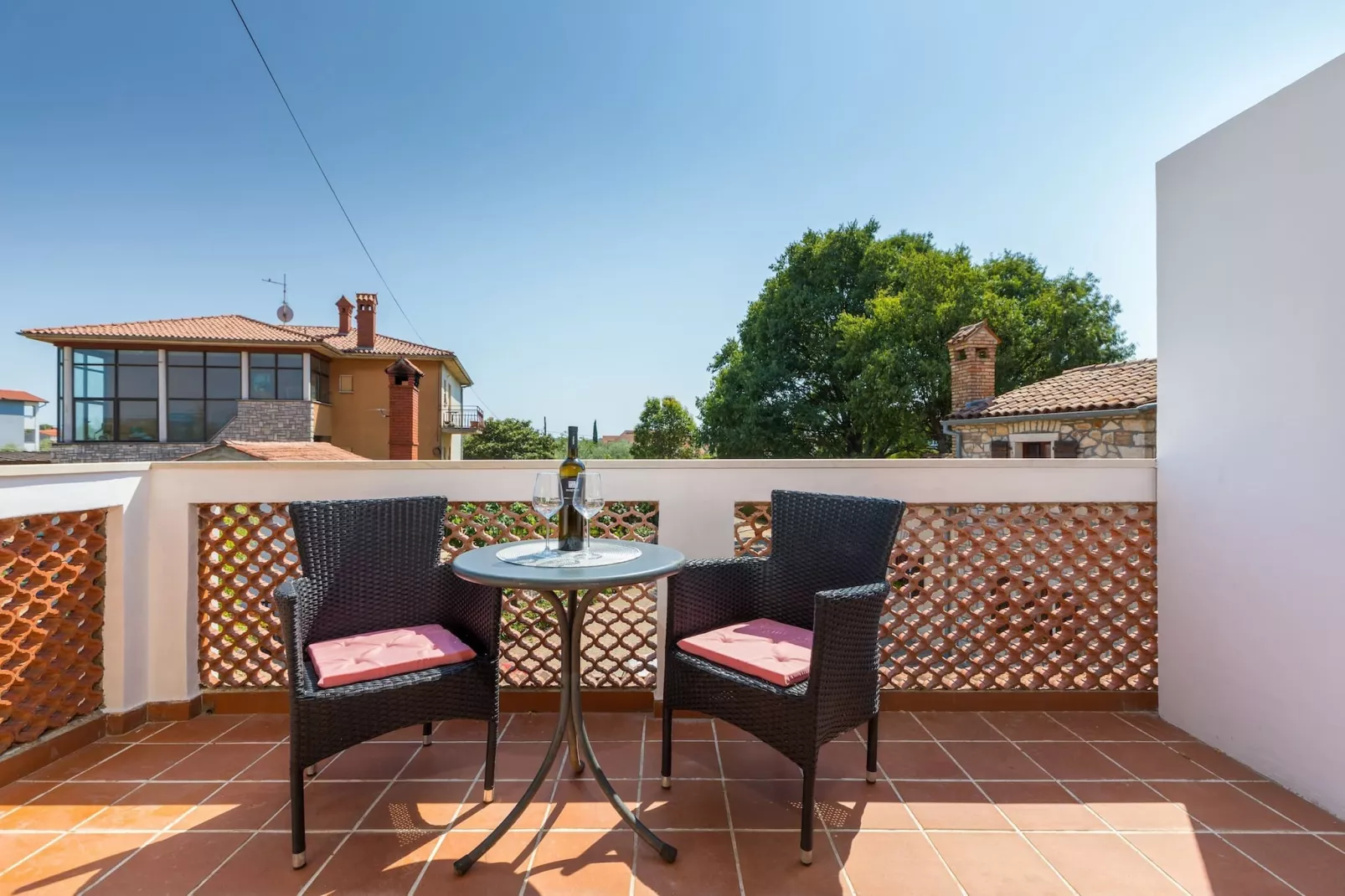 Lovely Apartment Marceta with Shared Pool (2)-Terrasse