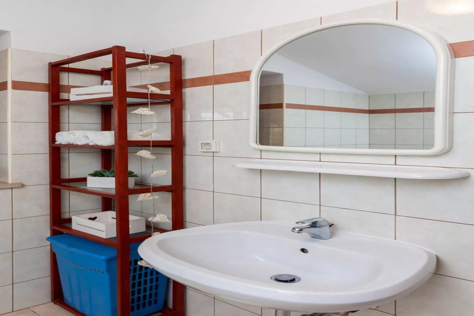 Apt. C - Flower Garden by M&A-Bathroom