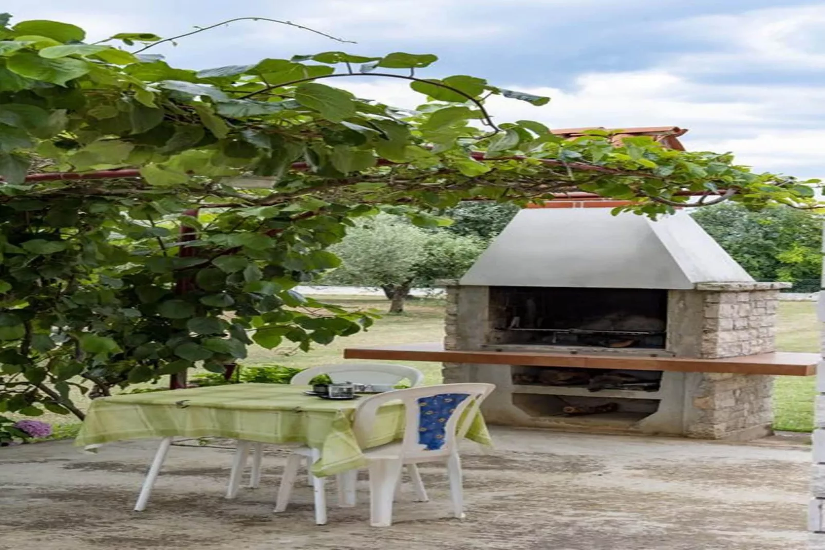 Apt. C - Flower Garden by M&A-Outdoor