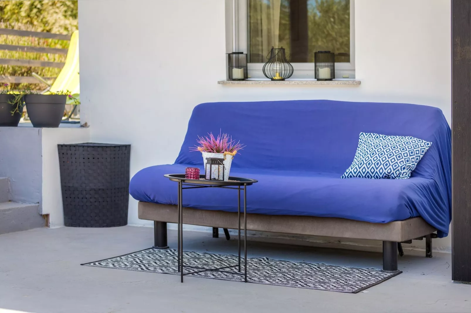 Eco Beach House Corinne-Gärten Sommer