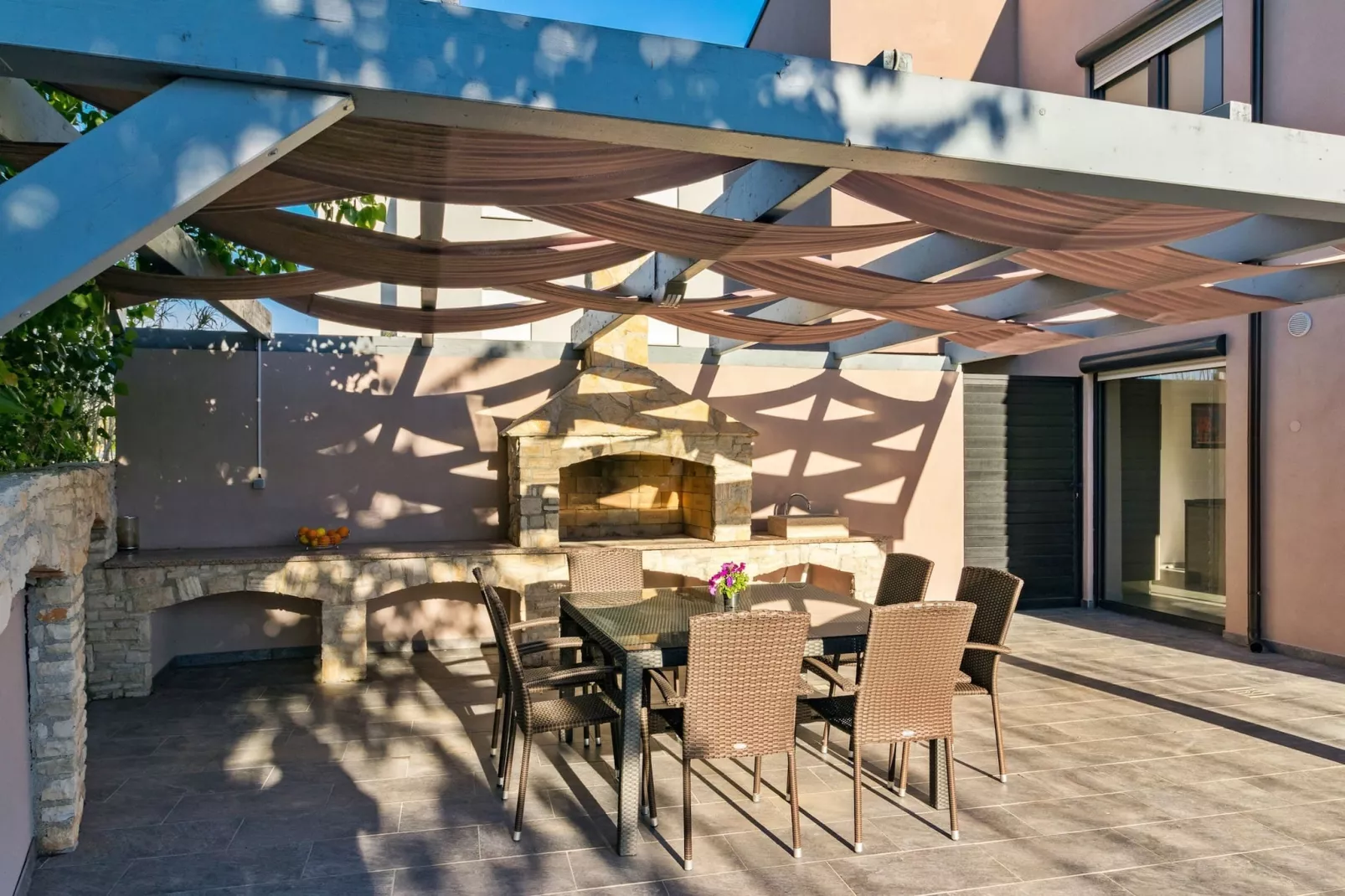 Beautiful Villa Nika with Pool-Terrace