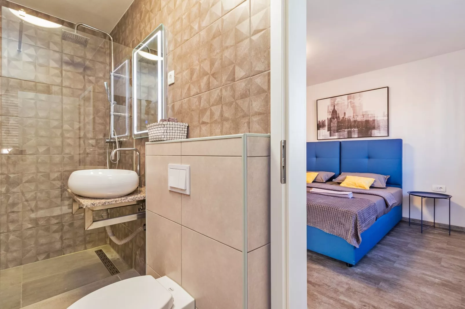 Beautiful Villa Nika with Pool-Bathroom