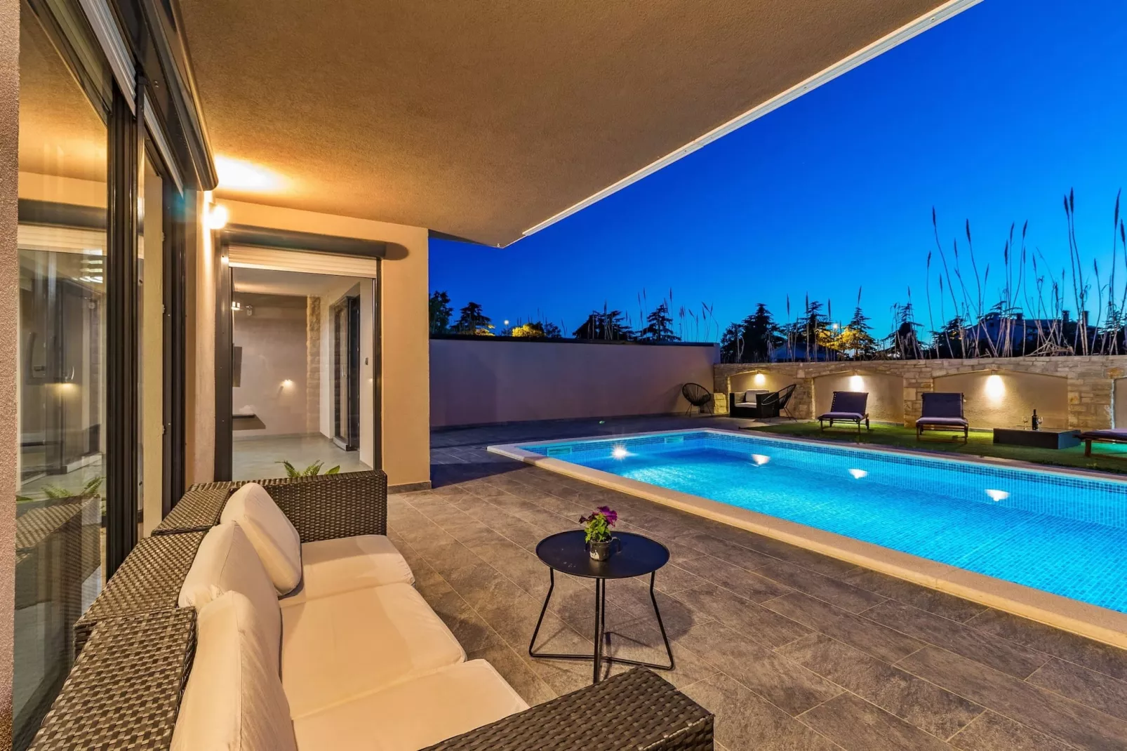 Beautiful Villa Nika with Pool-Terrace