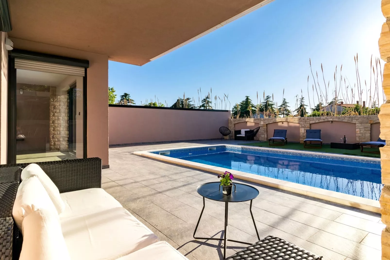 Beautiful Villa Nika with Pool-Terrace